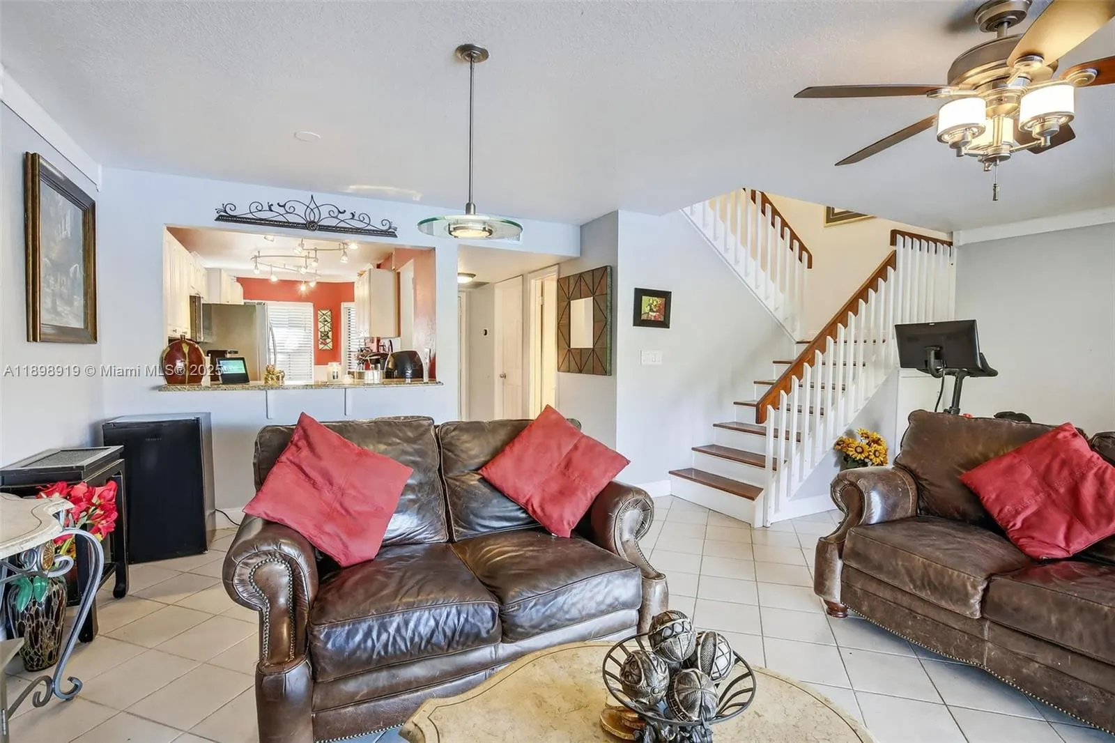 9012 Vineyard Lake Dr