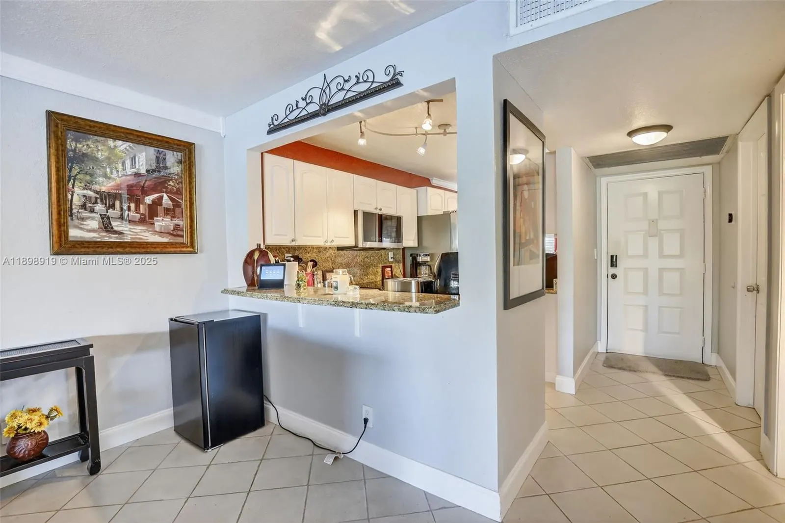 9012 Vineyard Lake Dr
