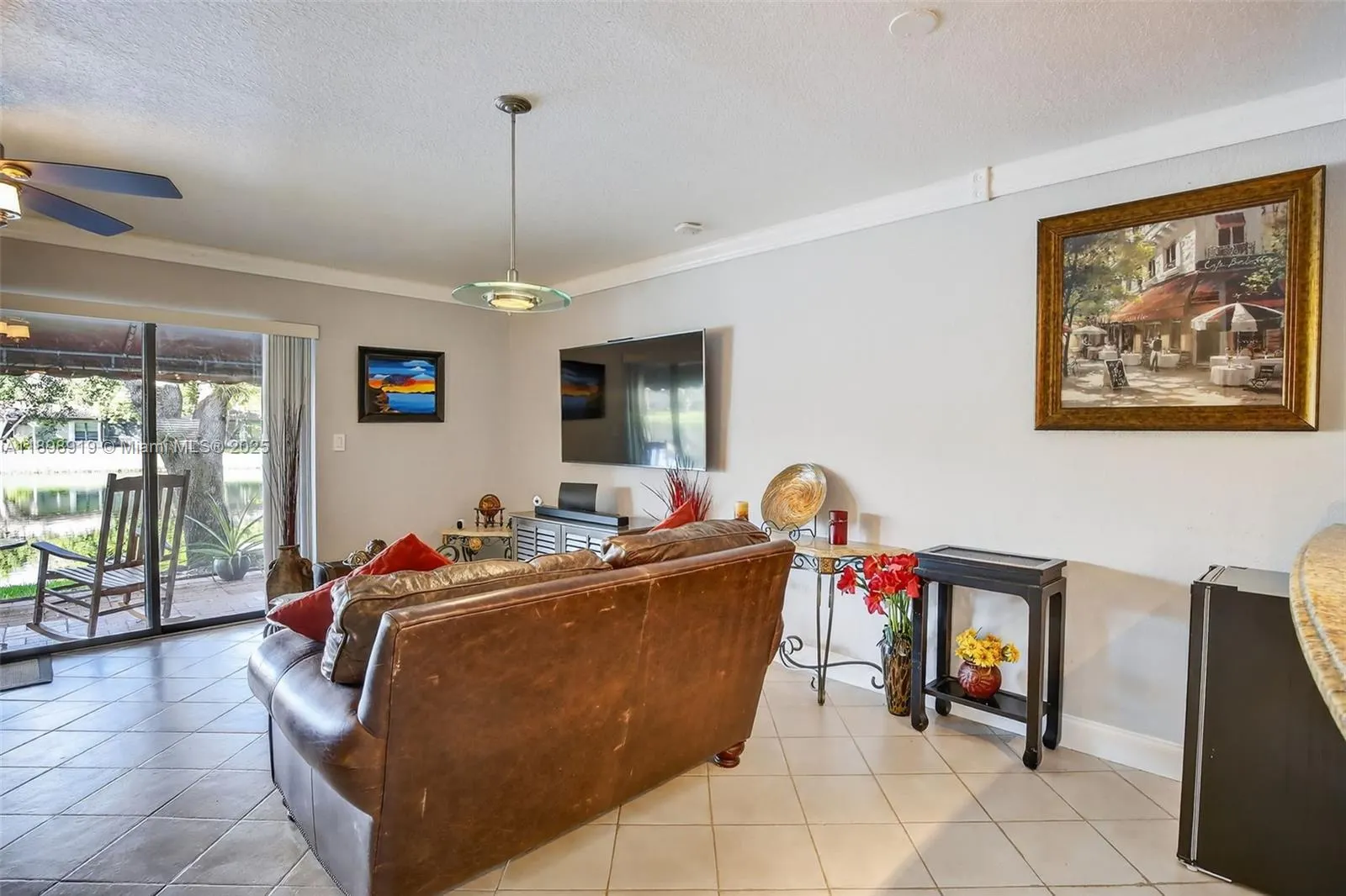 9012 Vineyard Lake Dr