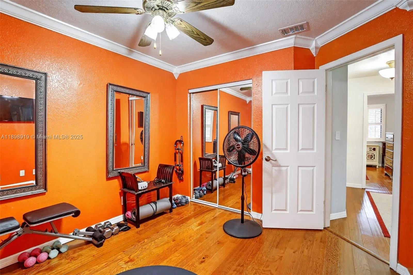 9012 Vineyard Lake Dr