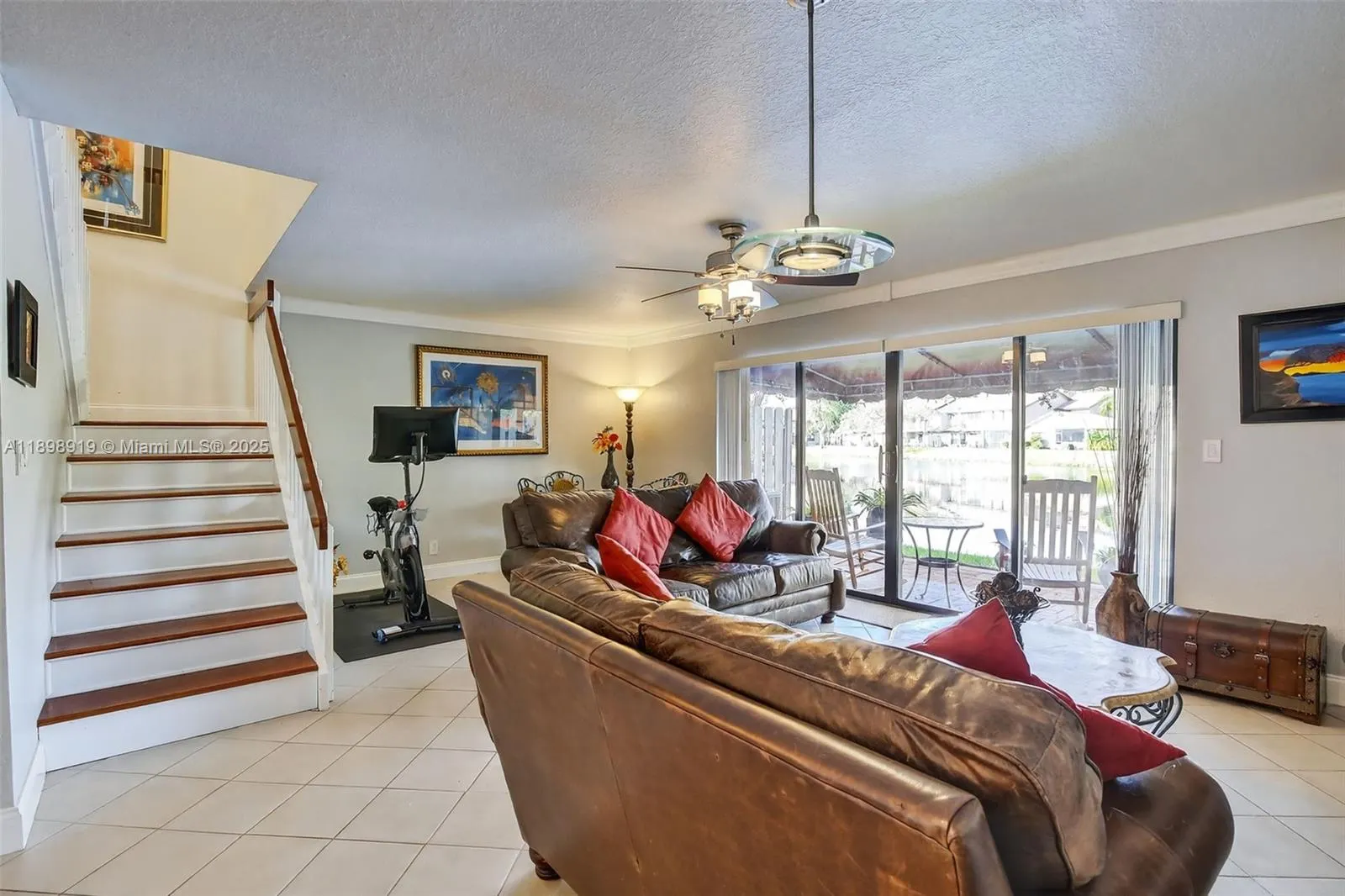 9012 Vineyard Lake Dr