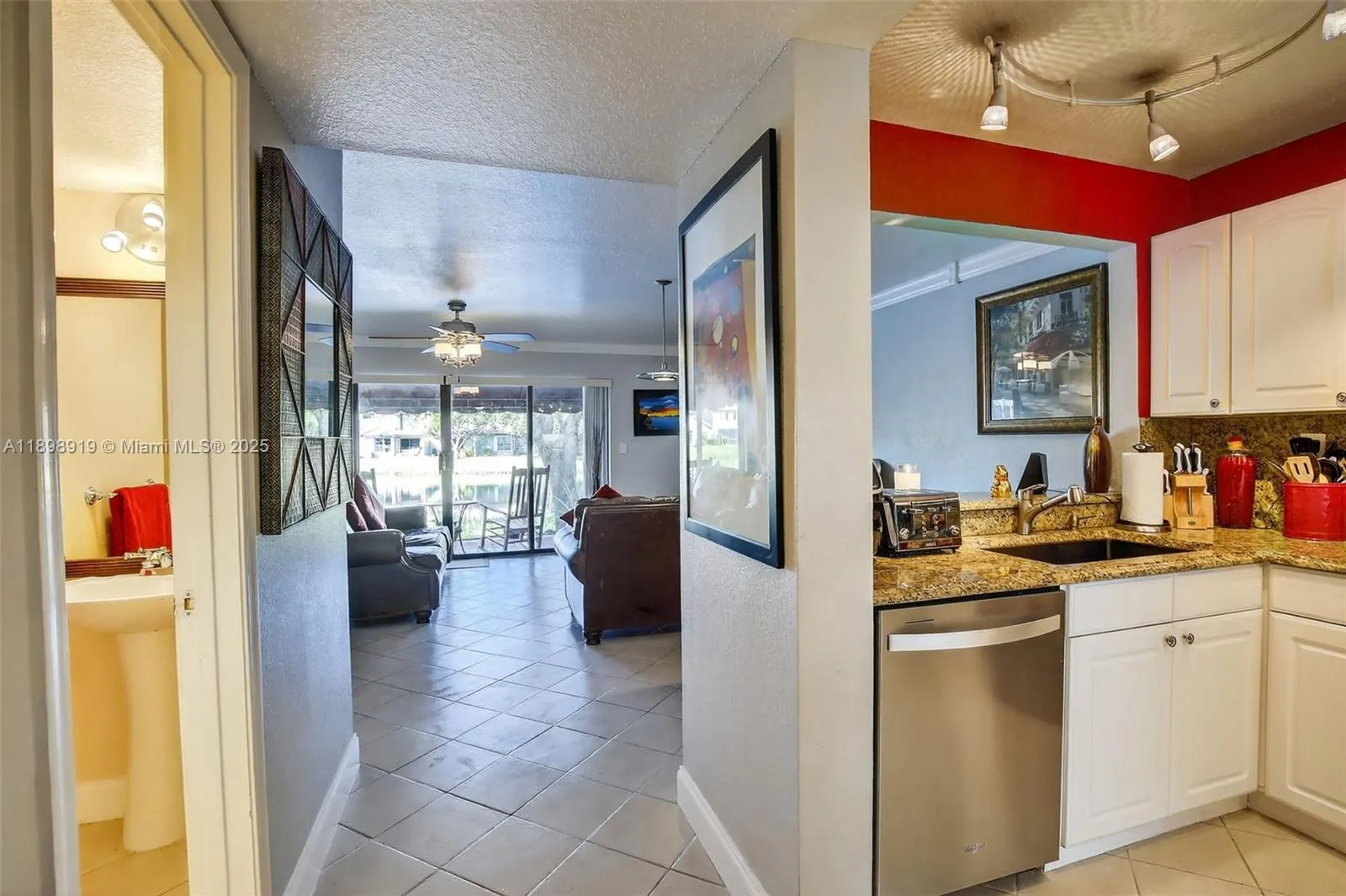 9012 Vineyard Lake Dr