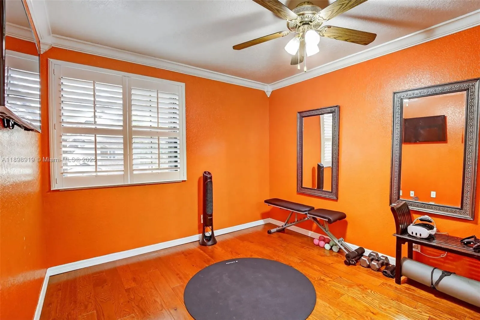 9012 Vineyard Lake Dr