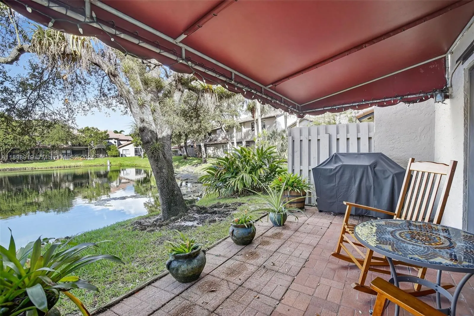 9012 Vineyard Lake Dr