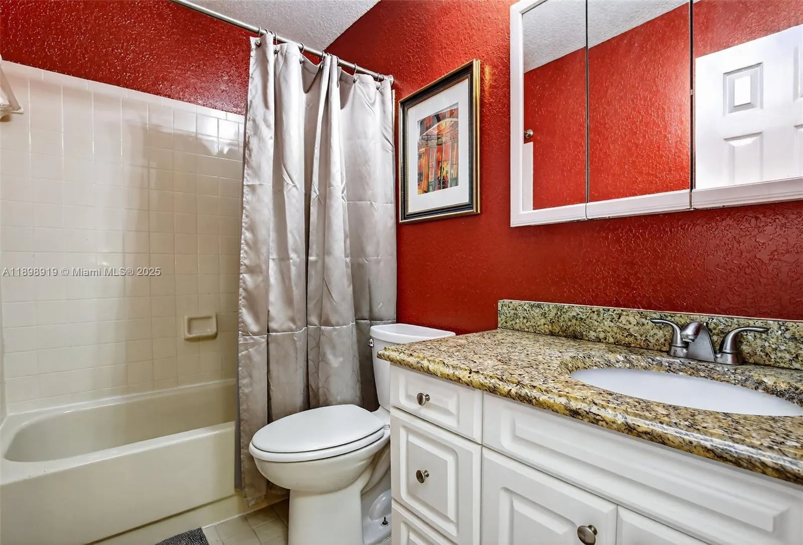 9012 Vineyard Lake Dr