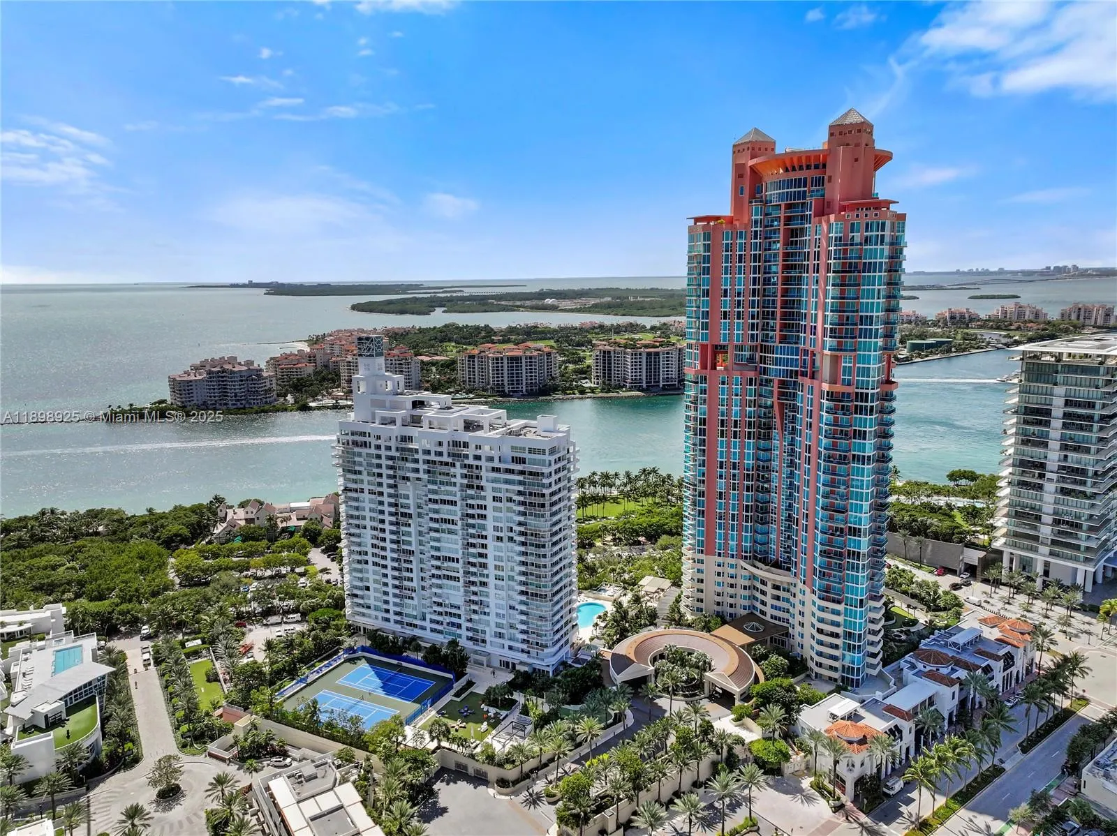 400 S Pointe Dr, #910
