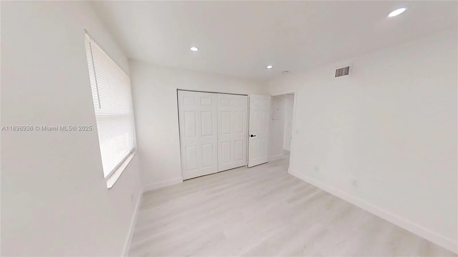 20230 NE 3rd Ct, #6