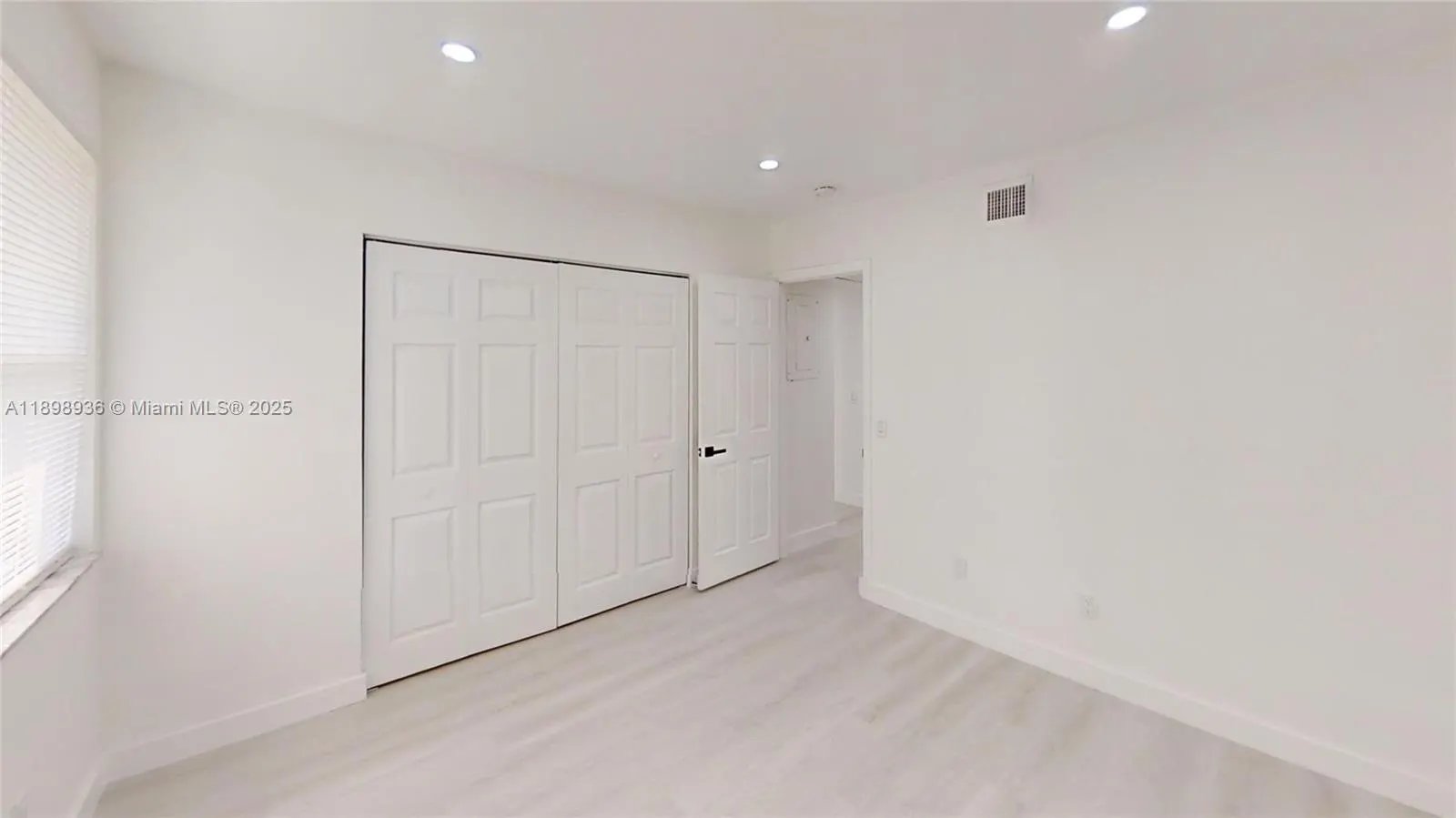 20230 NE 3rd Ct, #6
