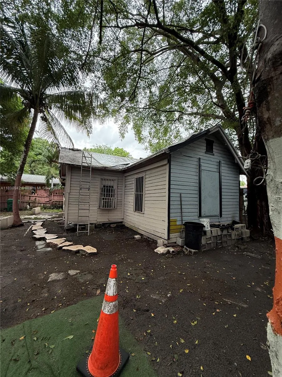 1361 NW 32nd St
