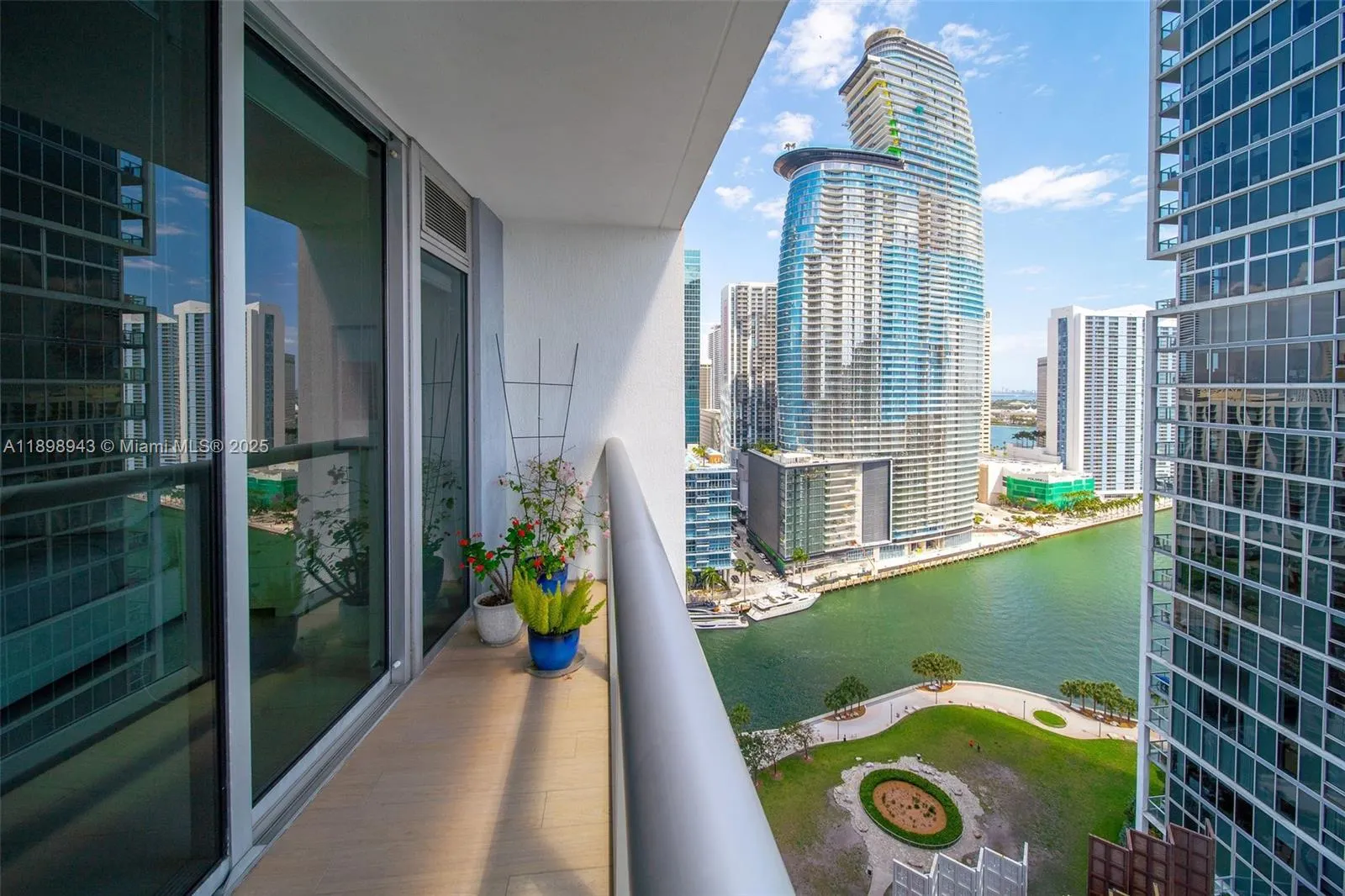 485 Brickell Ave, #2611