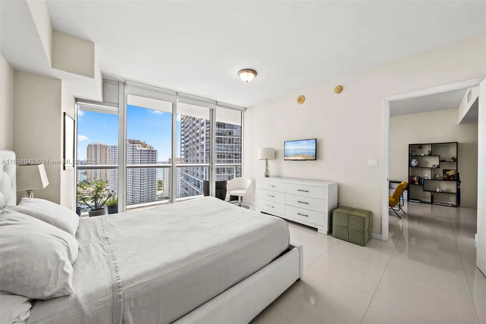 485 Brickell Ave, #2611