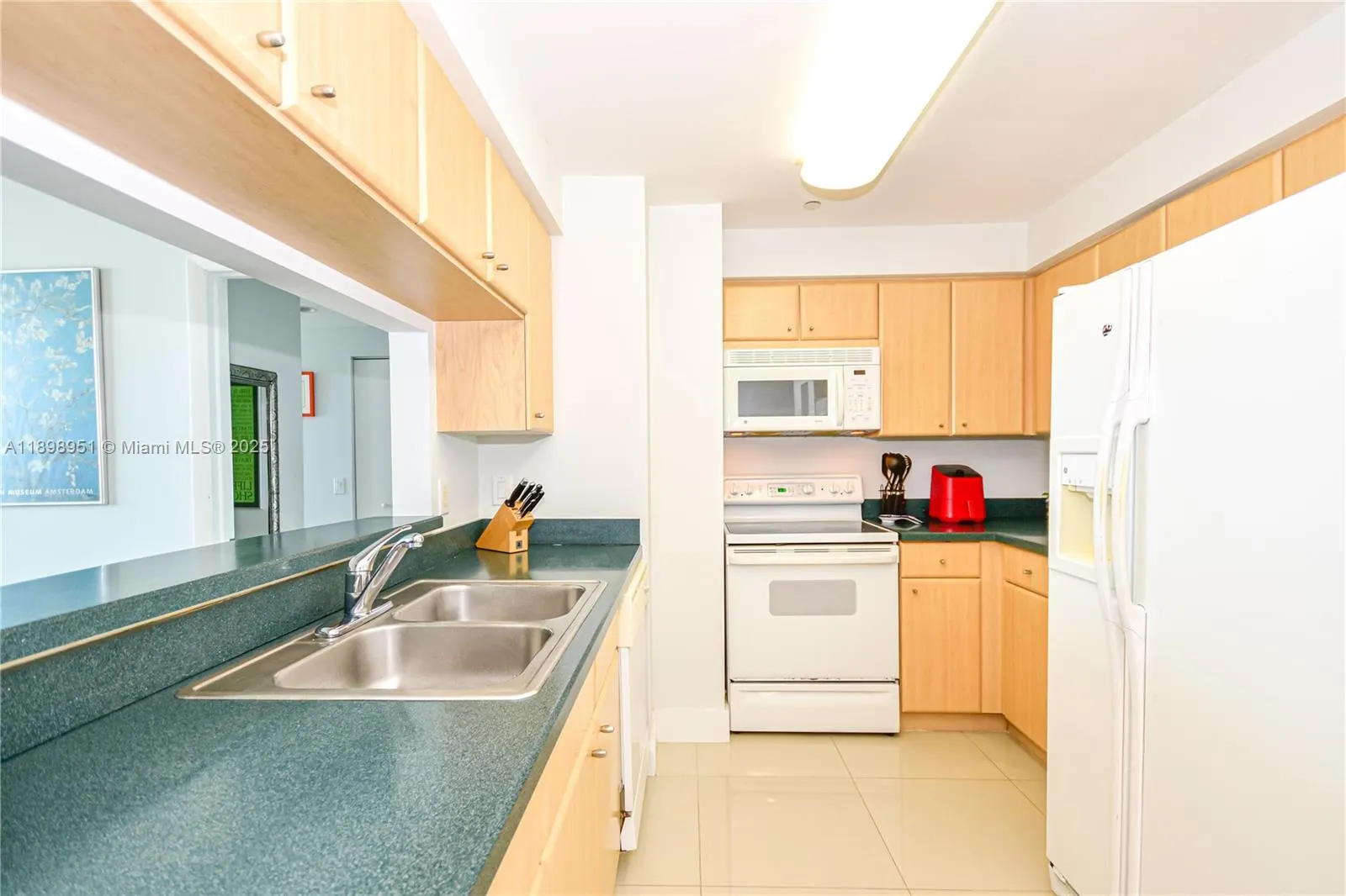 2475 Brickell Ave, #1608