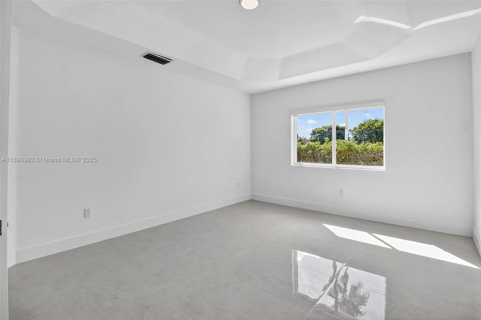 11244 NW 58th Ter