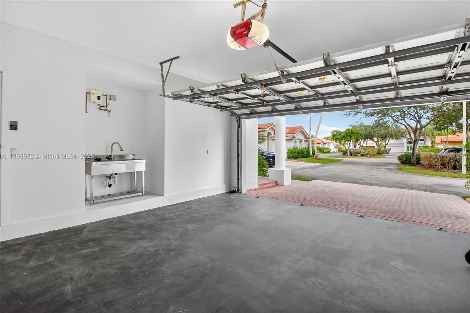 11244 NW 58th Ter