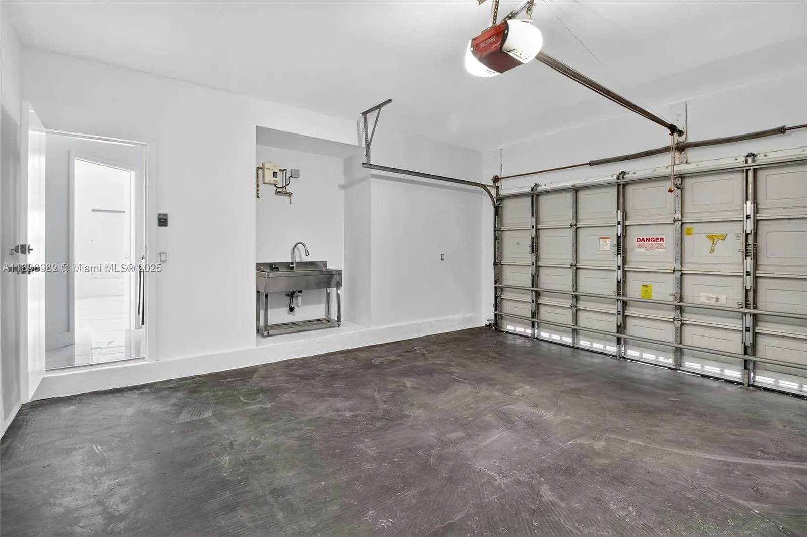 11244 NW 58th Ter
