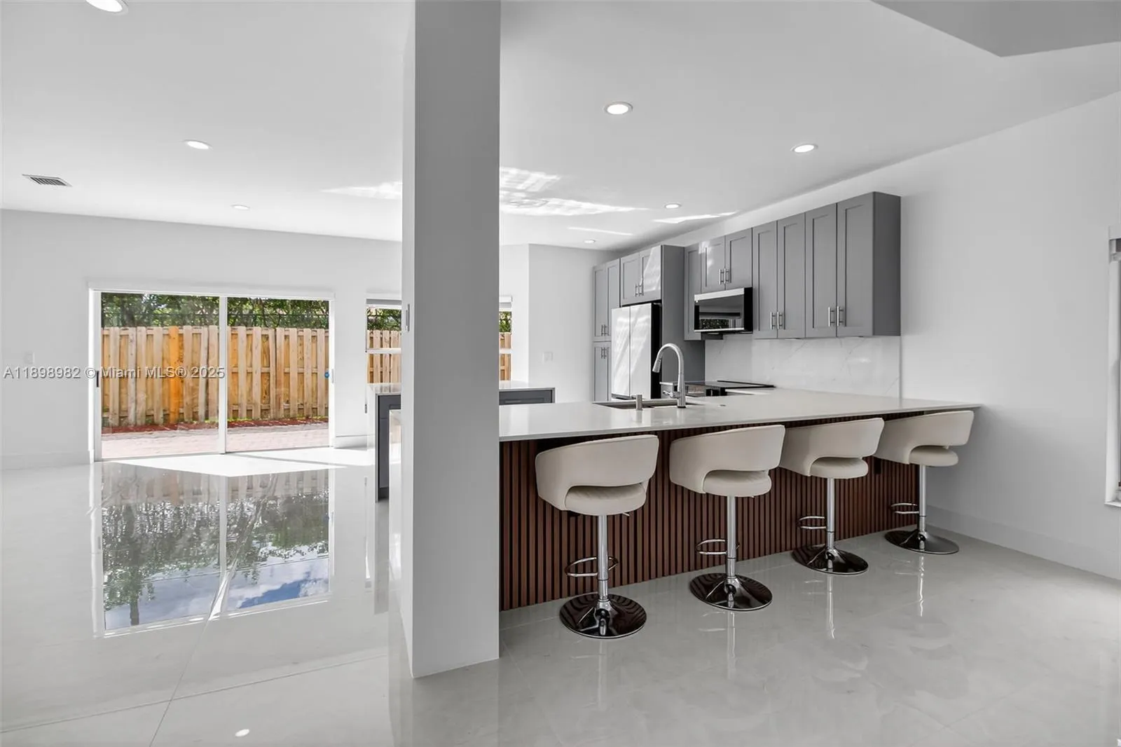 11244 NW 58th Ter