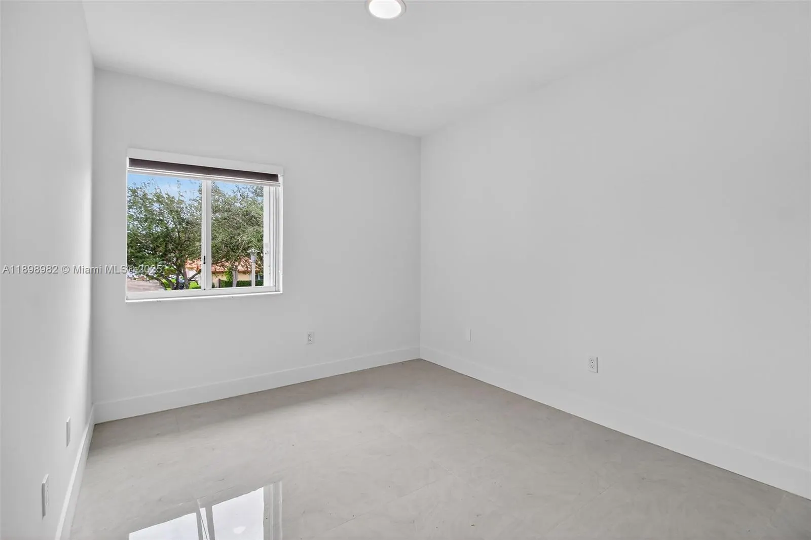 11244 NW 58th Ter