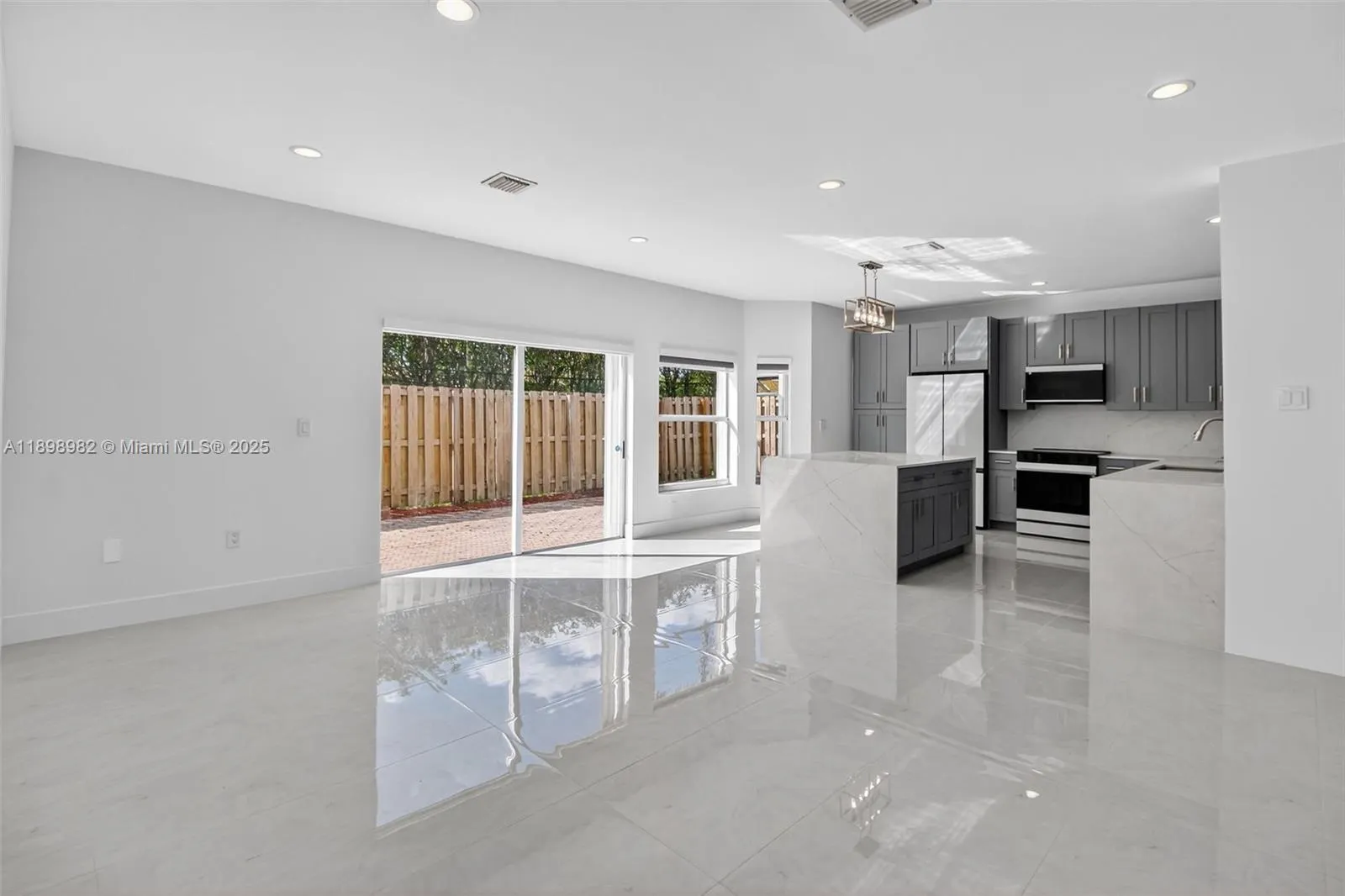 11244 NW 58th Ter
