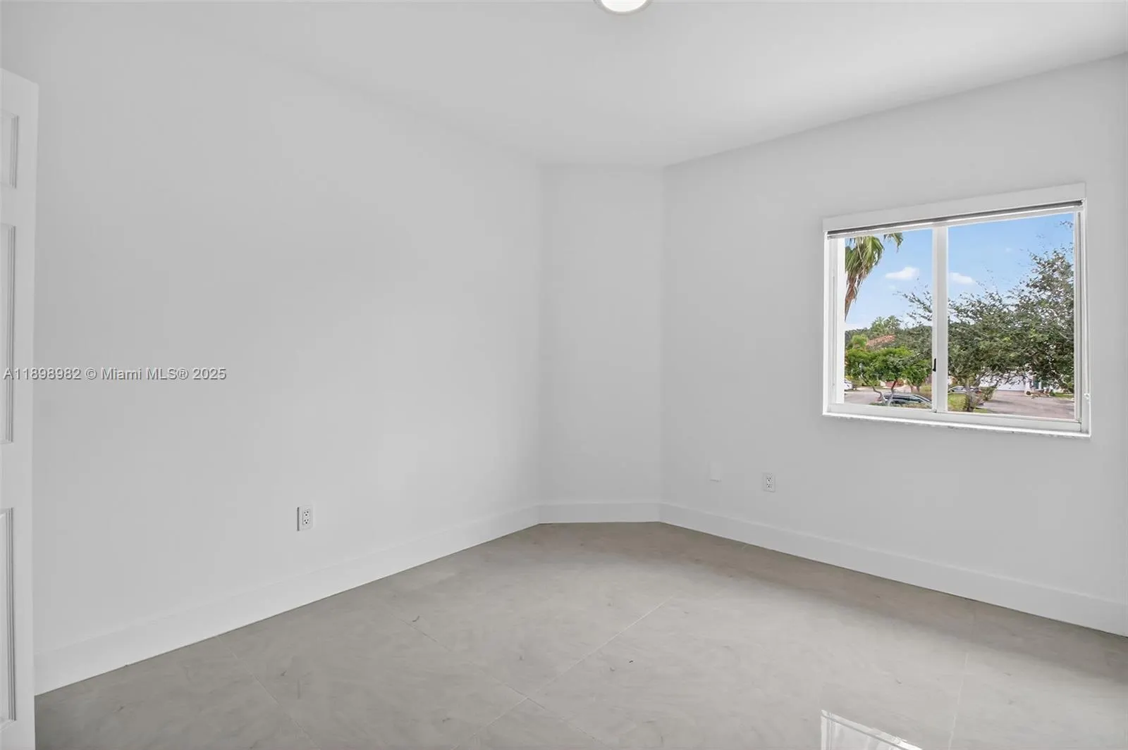 11244 NW 58th Ter