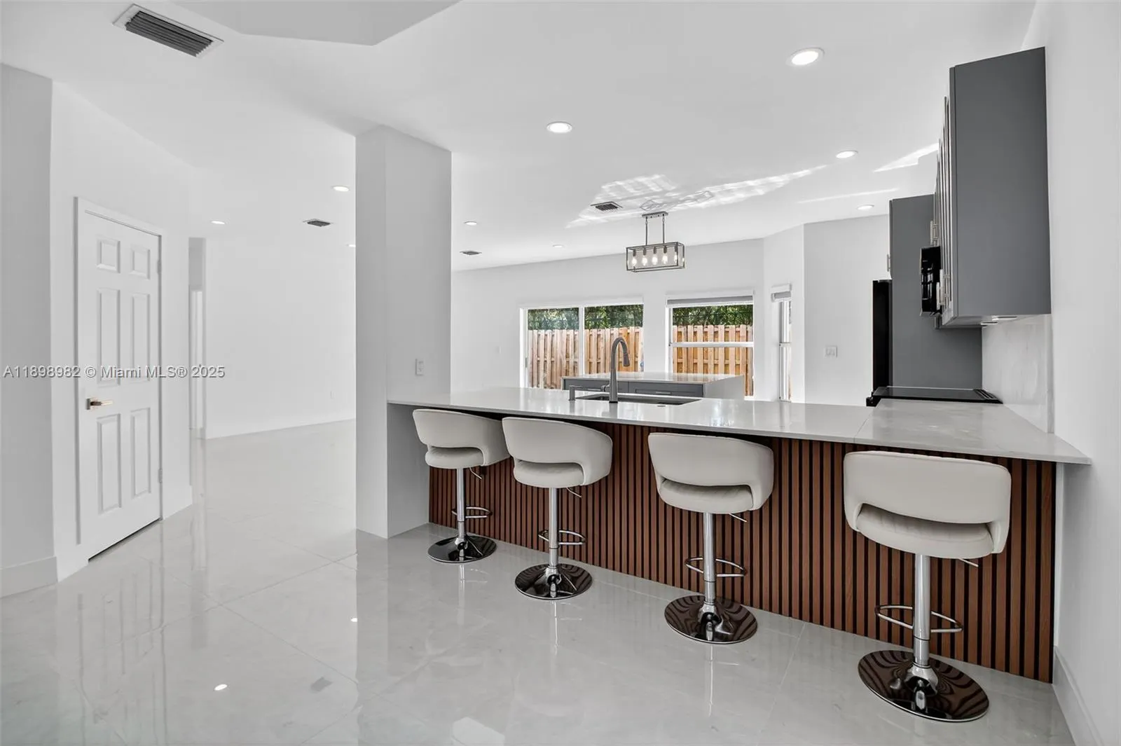 11244 NW 58th Ter