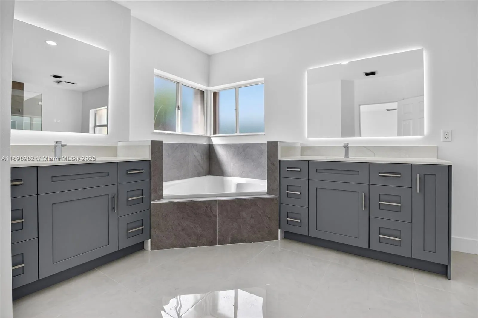 11244 NW 58th Ter