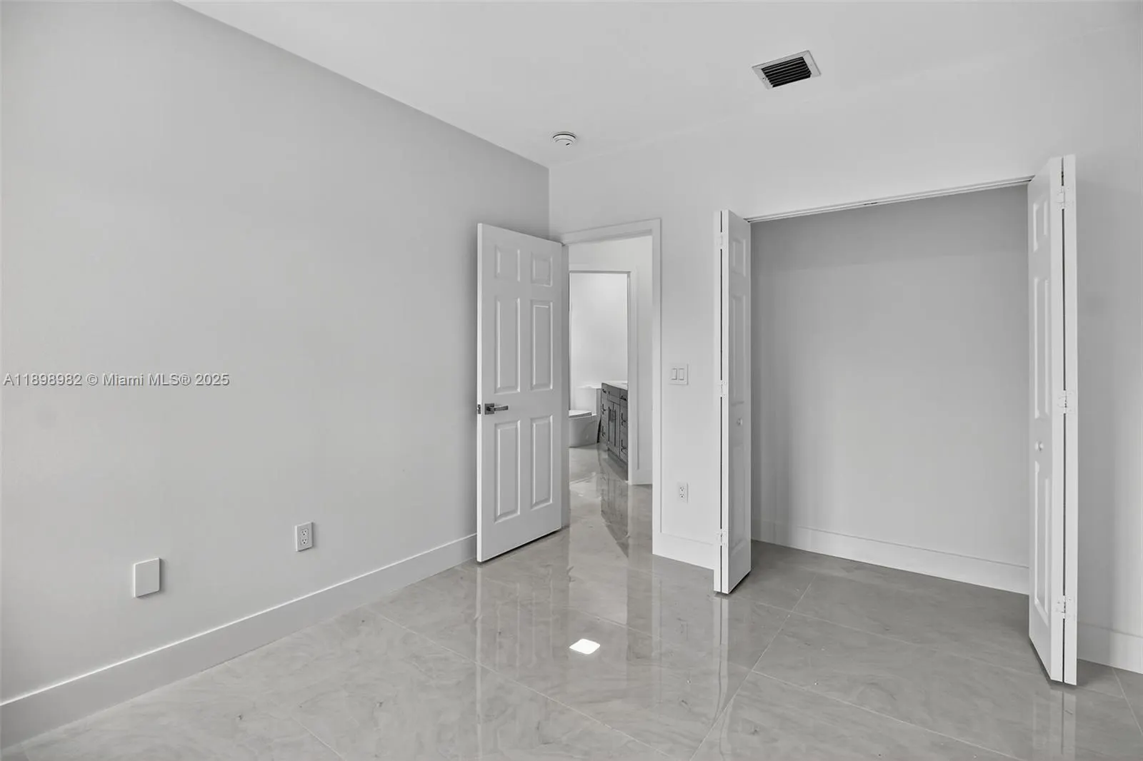 11244 NW 58th Ter