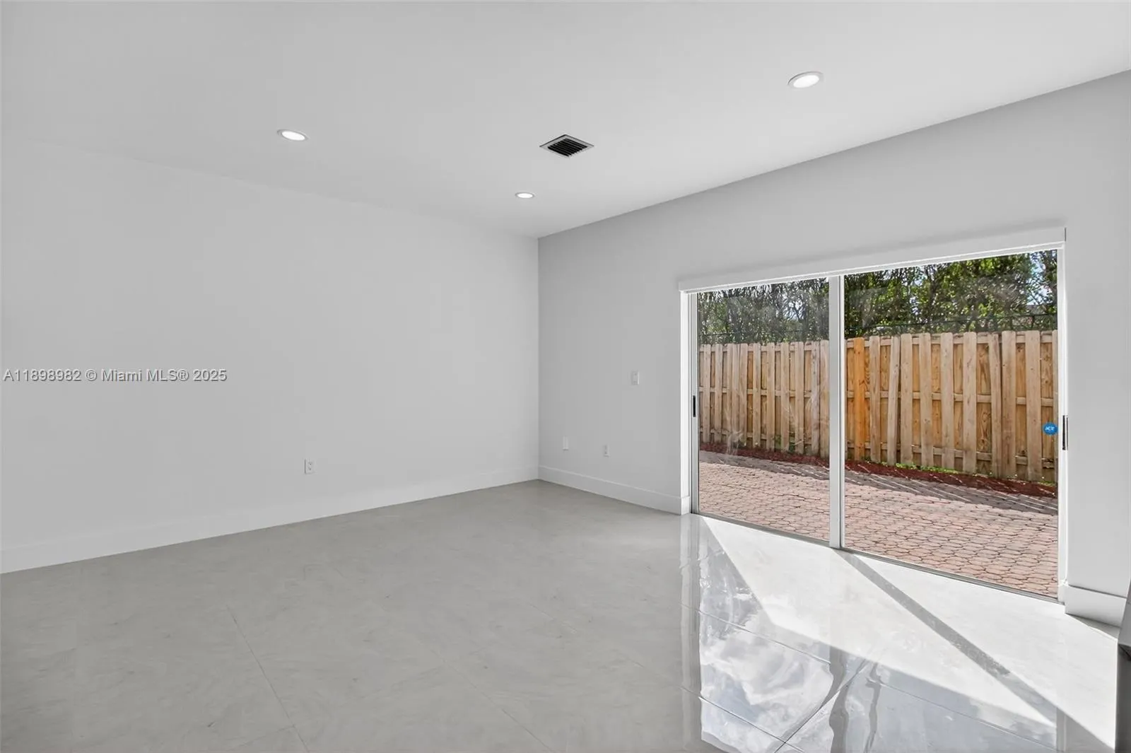 11244 NW 58th Ter