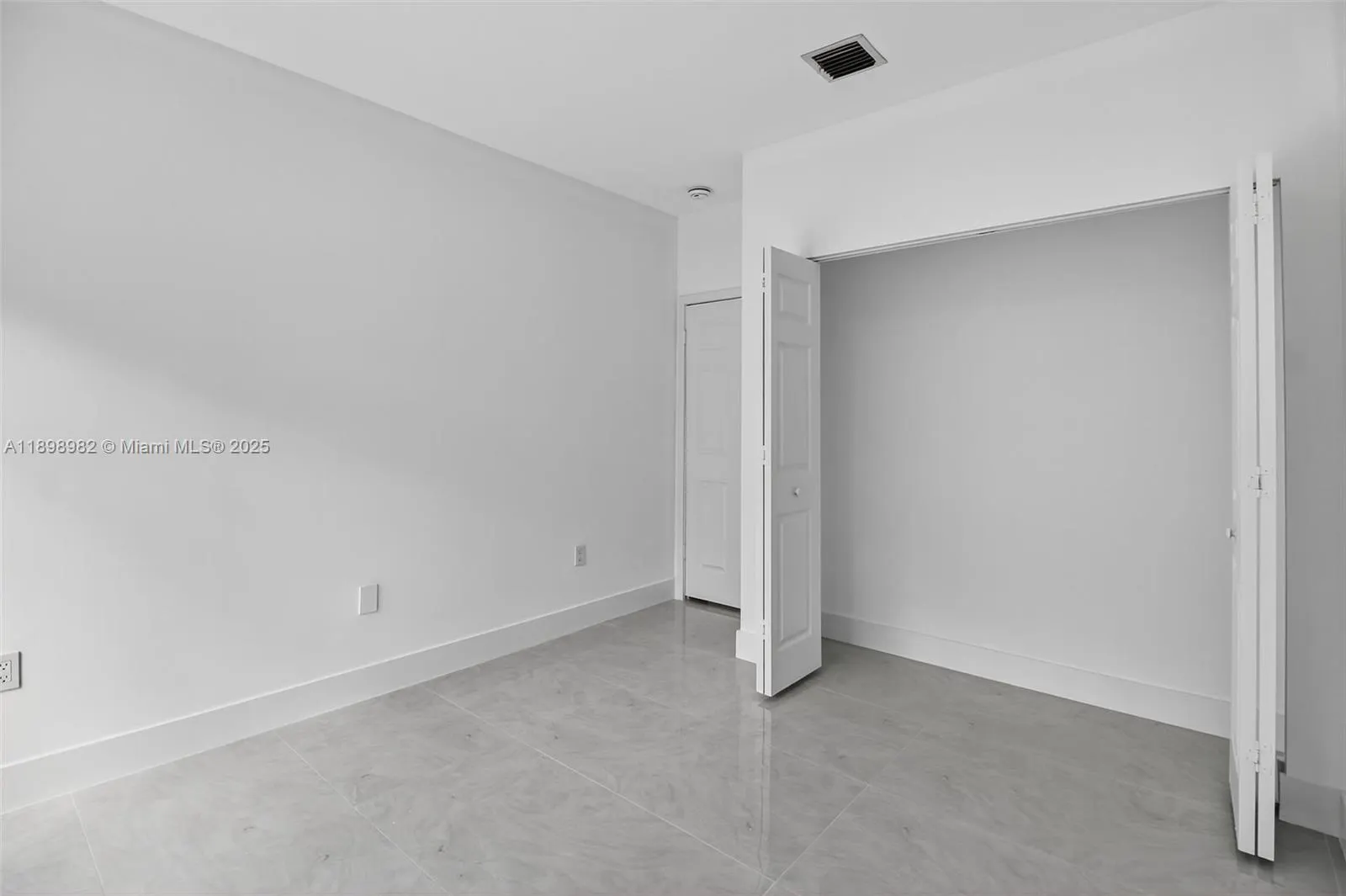 11244 NW 58th Ter