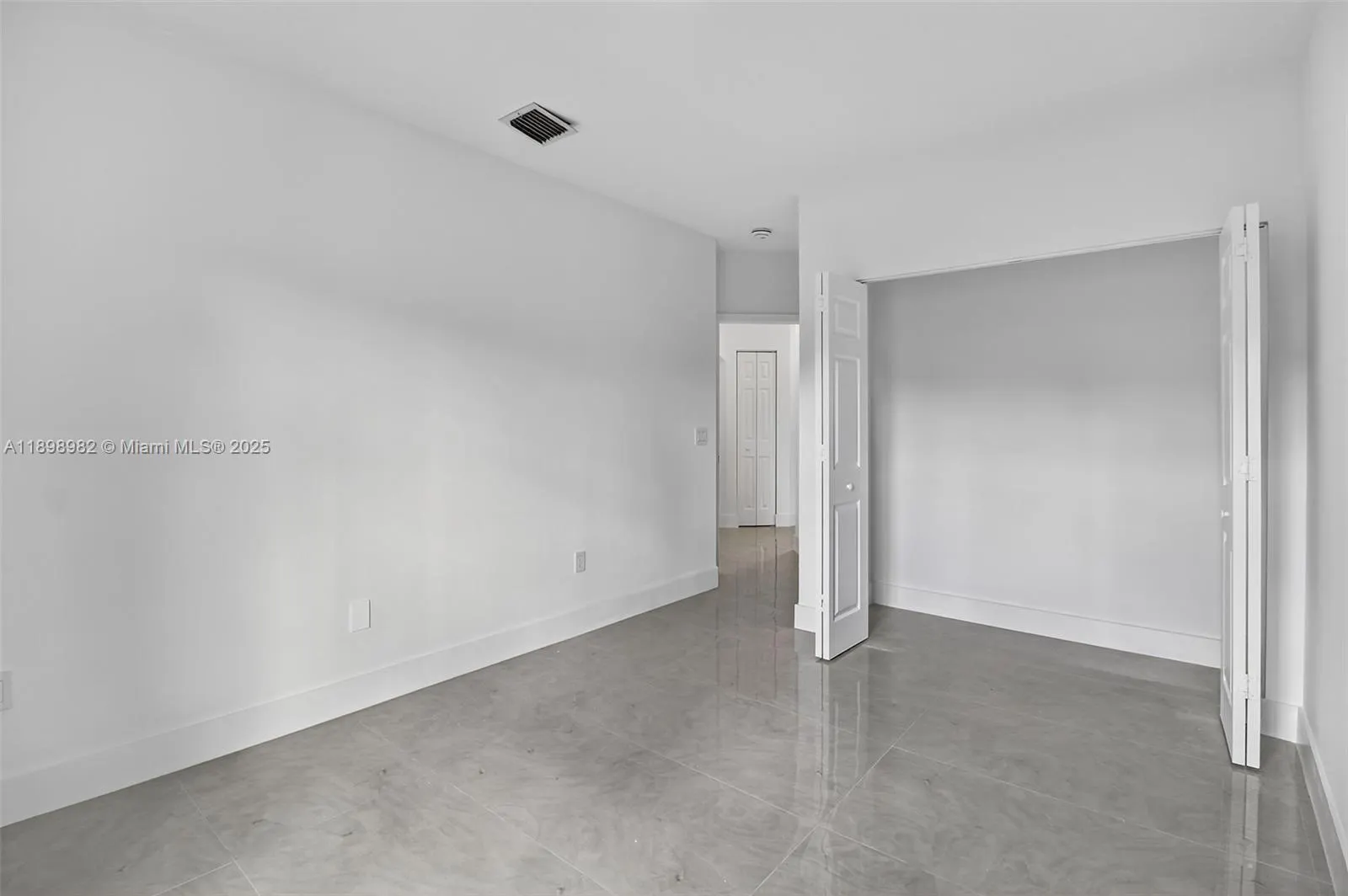 11244 NW 58th Ter