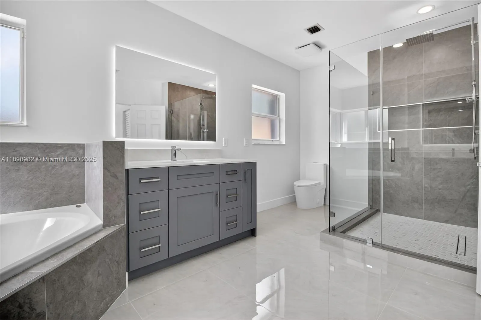 11244 NW 58th Ter