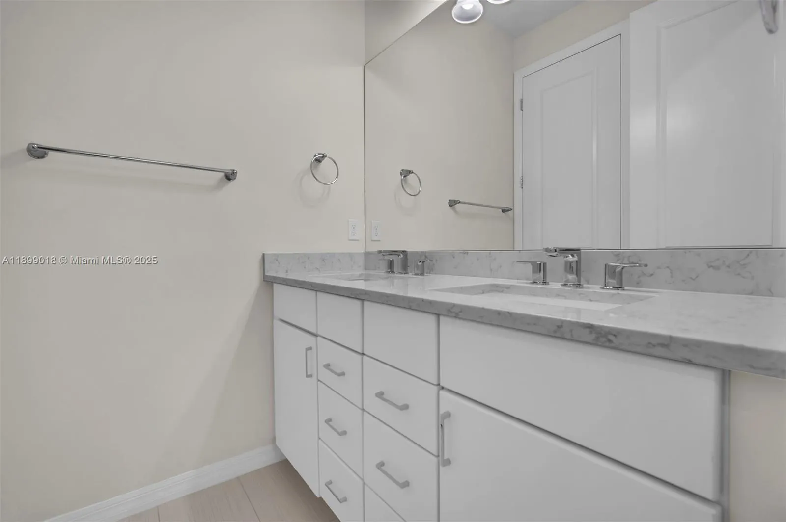 1436 Silk Oak Dr