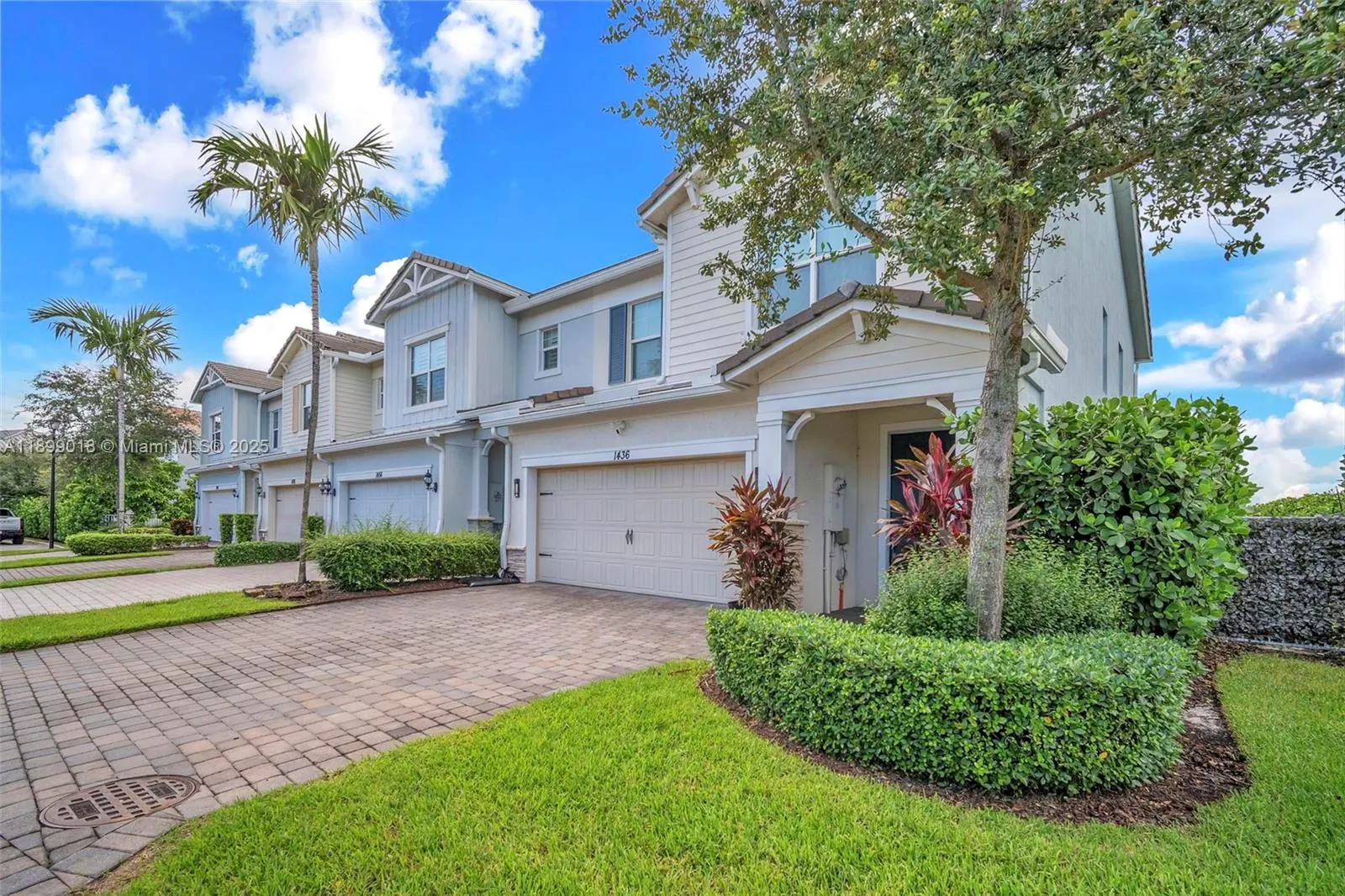 1436 Silk Oak Dr
