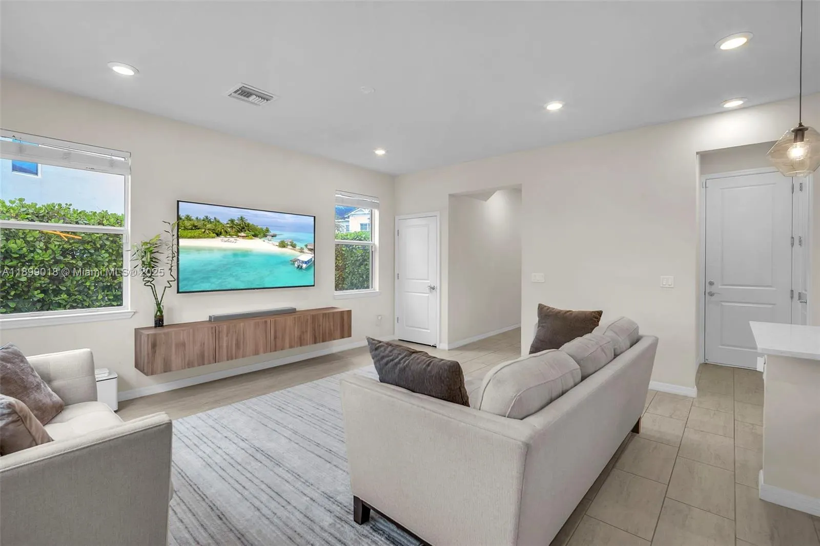 1436 Silk Oak Dr