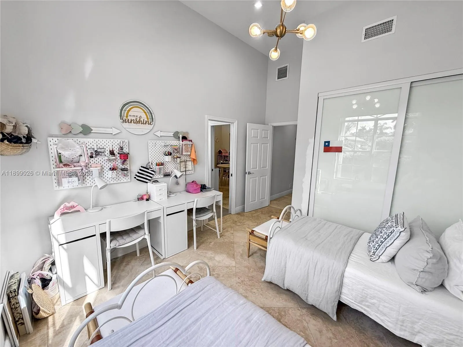 2514 Poinciana Dr