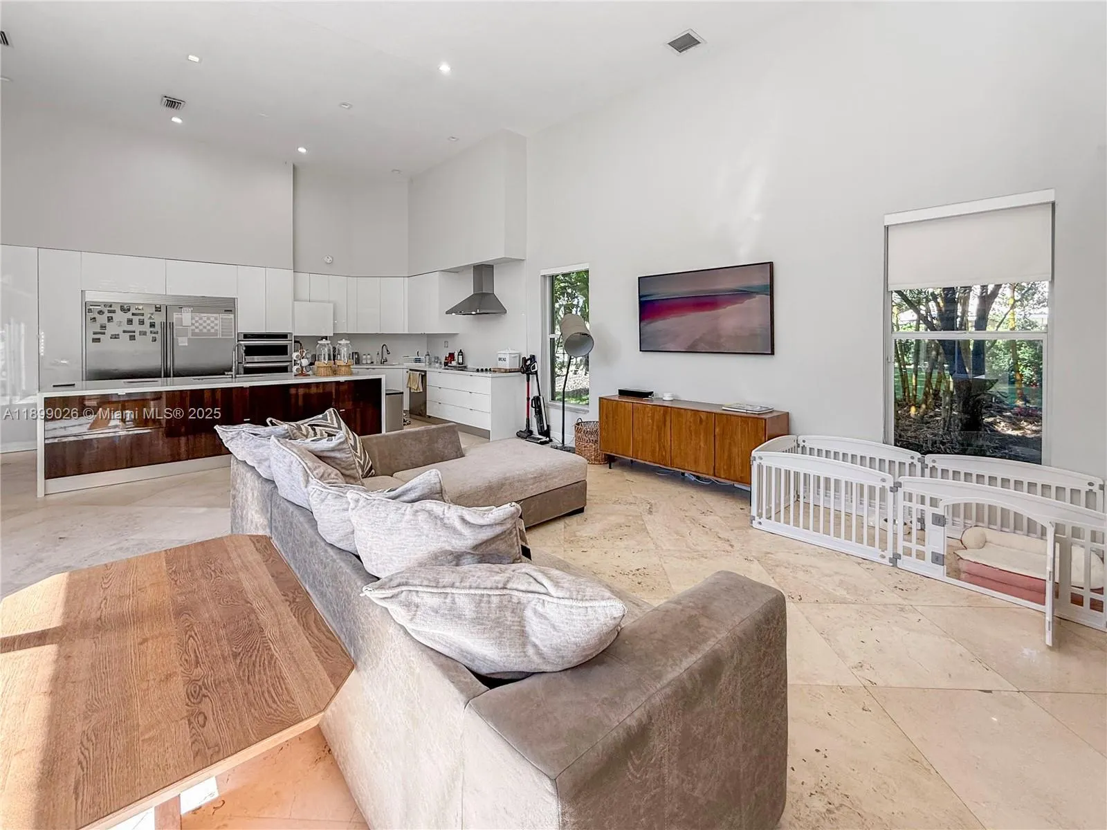 2514 Poinciana Dr