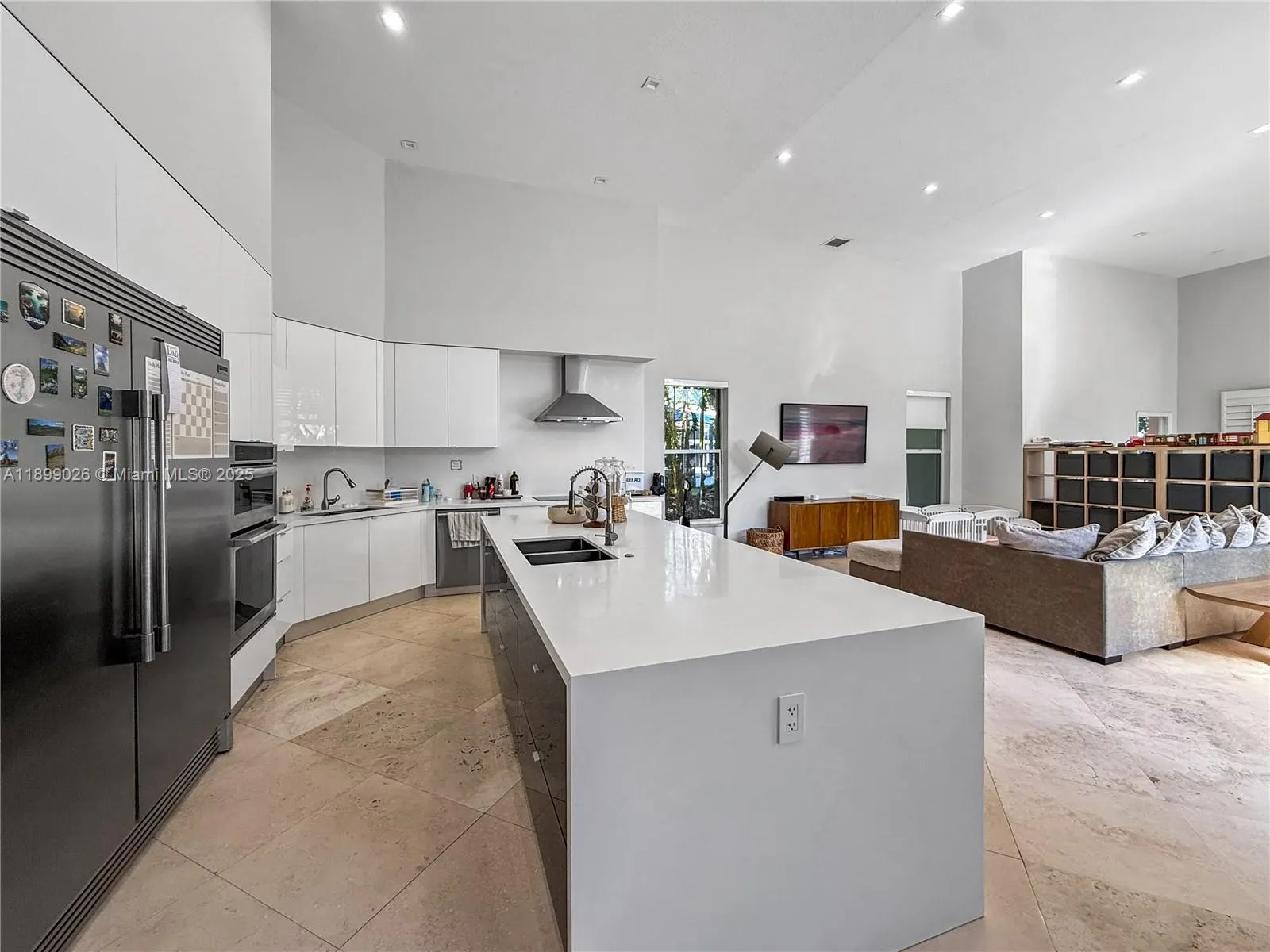 2514 Poinciana Dr
