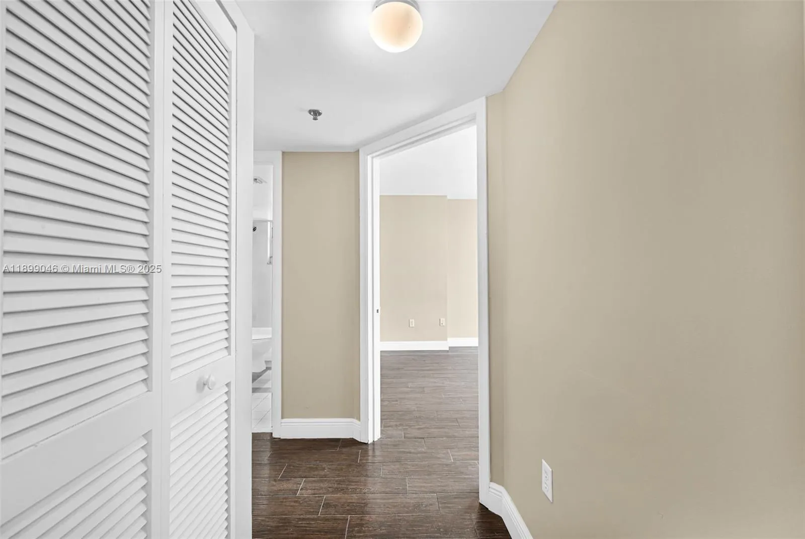 1200 Brickell Bay Dr, #3501