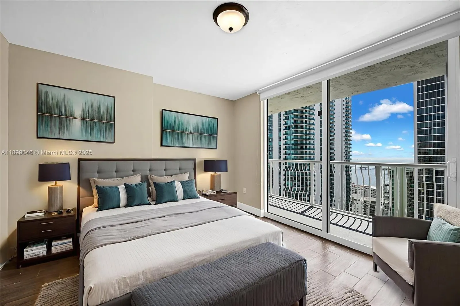 1200 Brickell Bay Dr, #3501