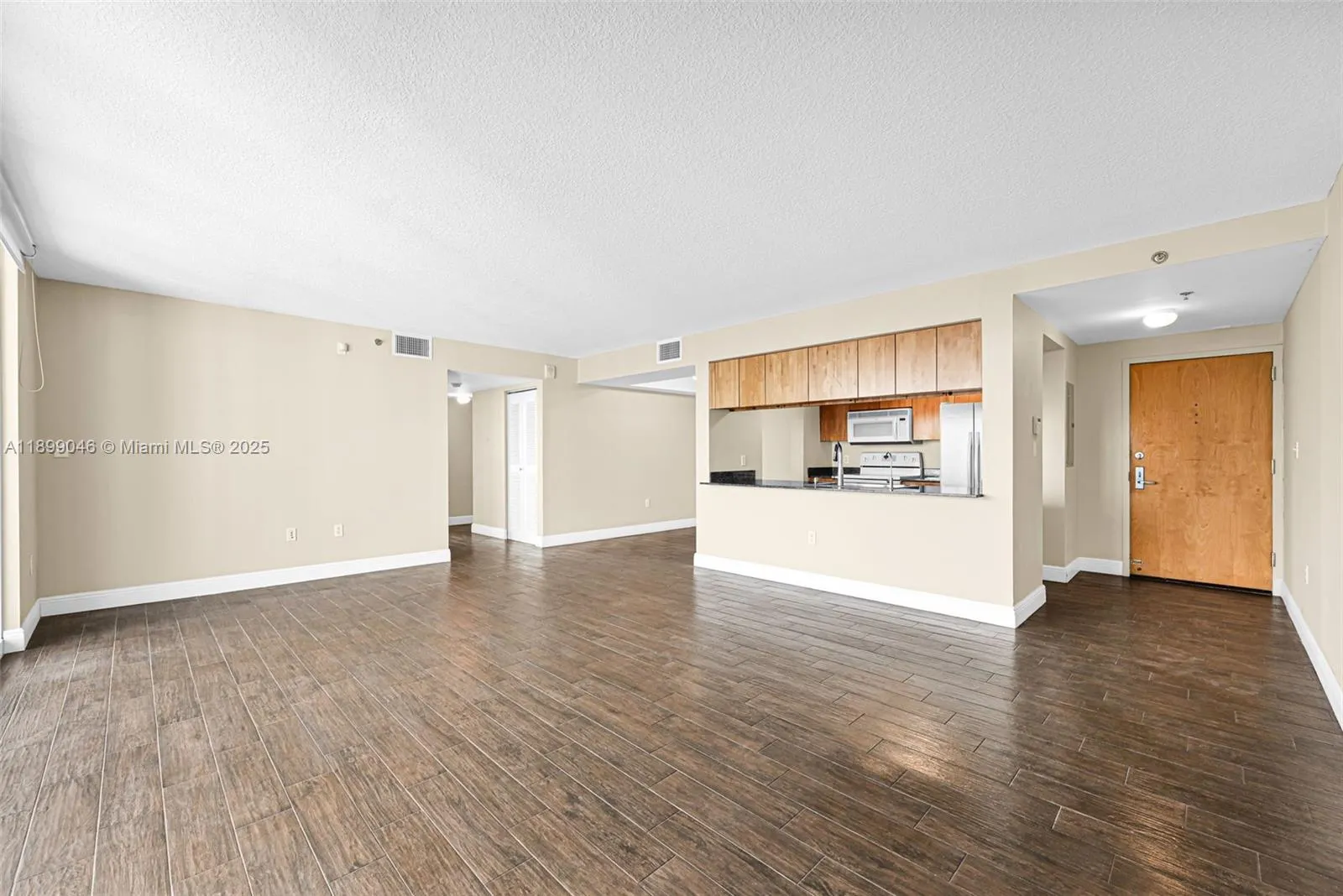 1200 Brickell Bay Dr, #3501
