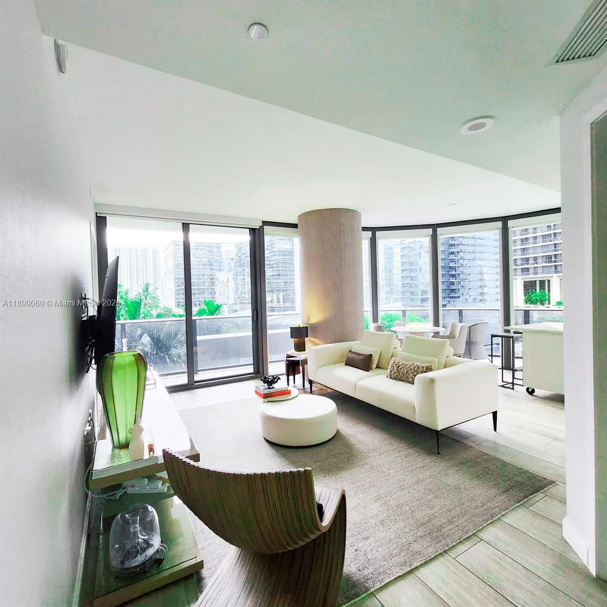 55 SW 9th St, #1001