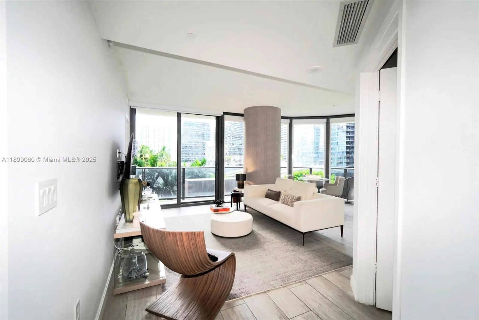 55 SW 9th St, #1001