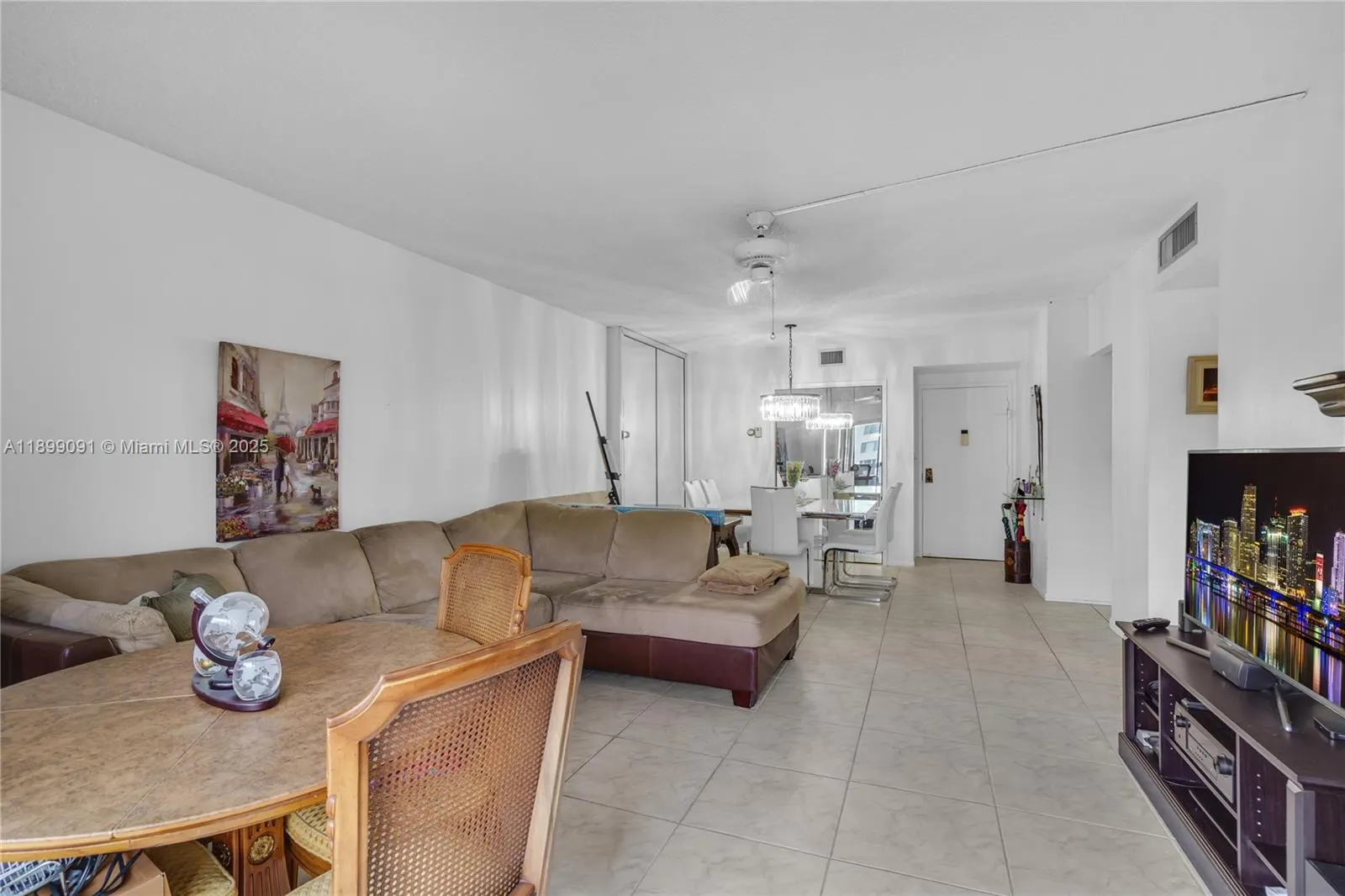4350 Hillcrest Dr, #314