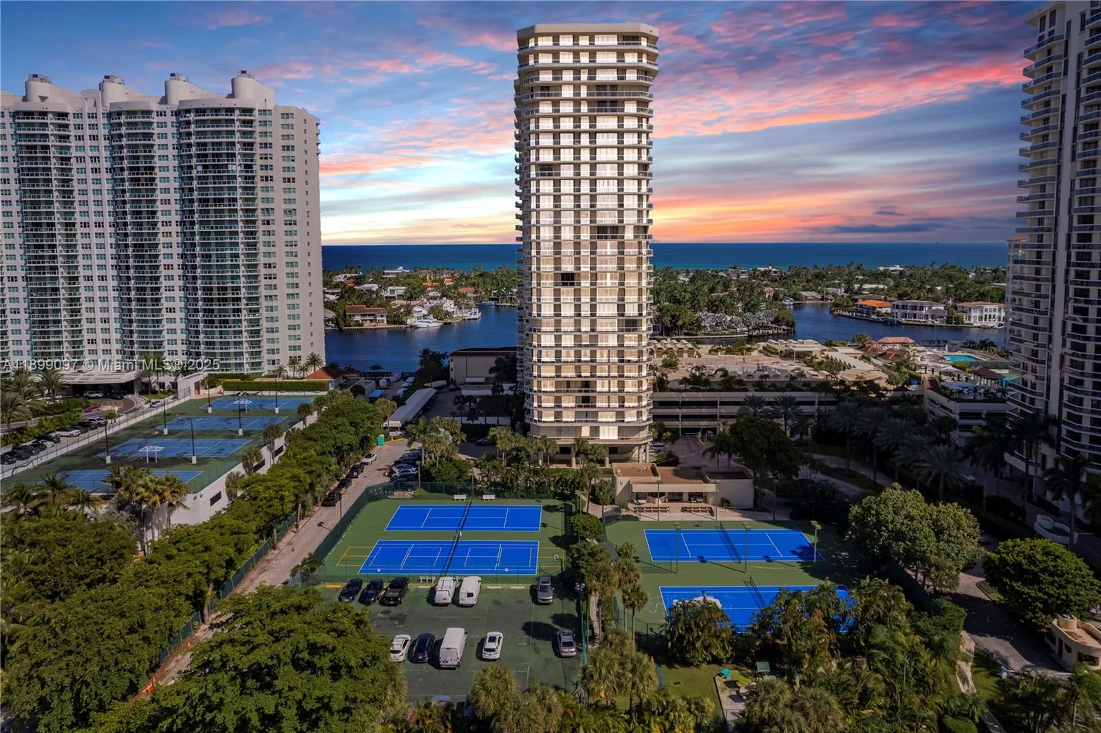 20191 E Country Club Dr, #1603