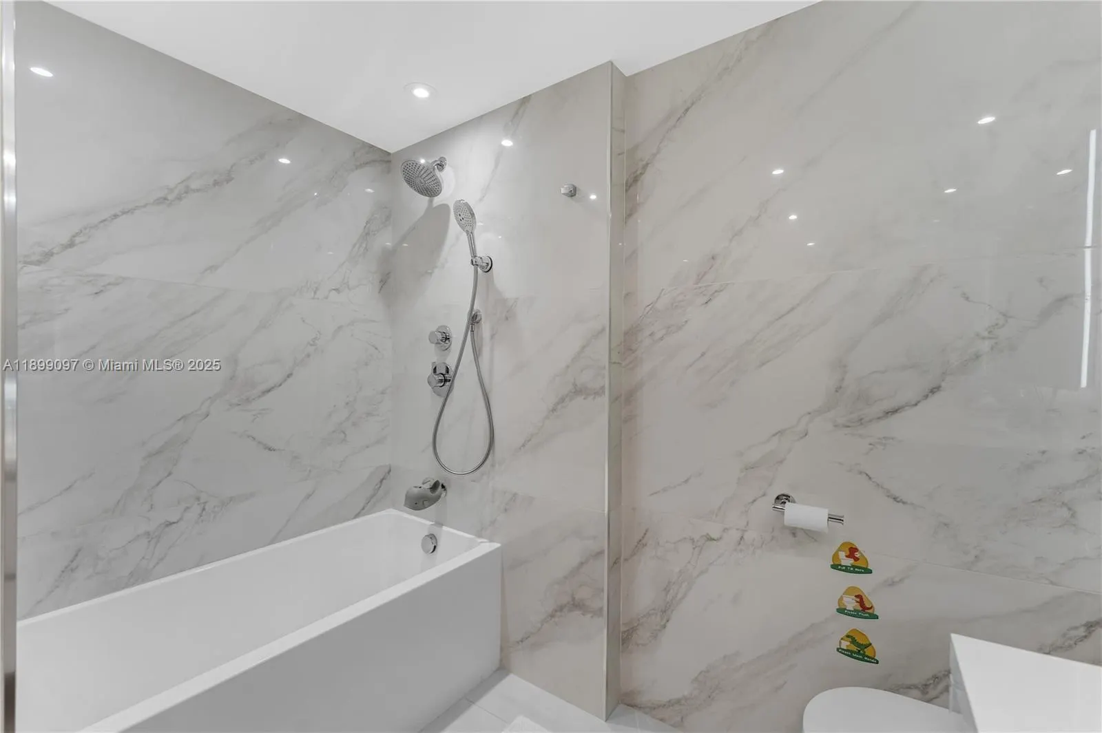 20191 E Country Club Dr, #1603