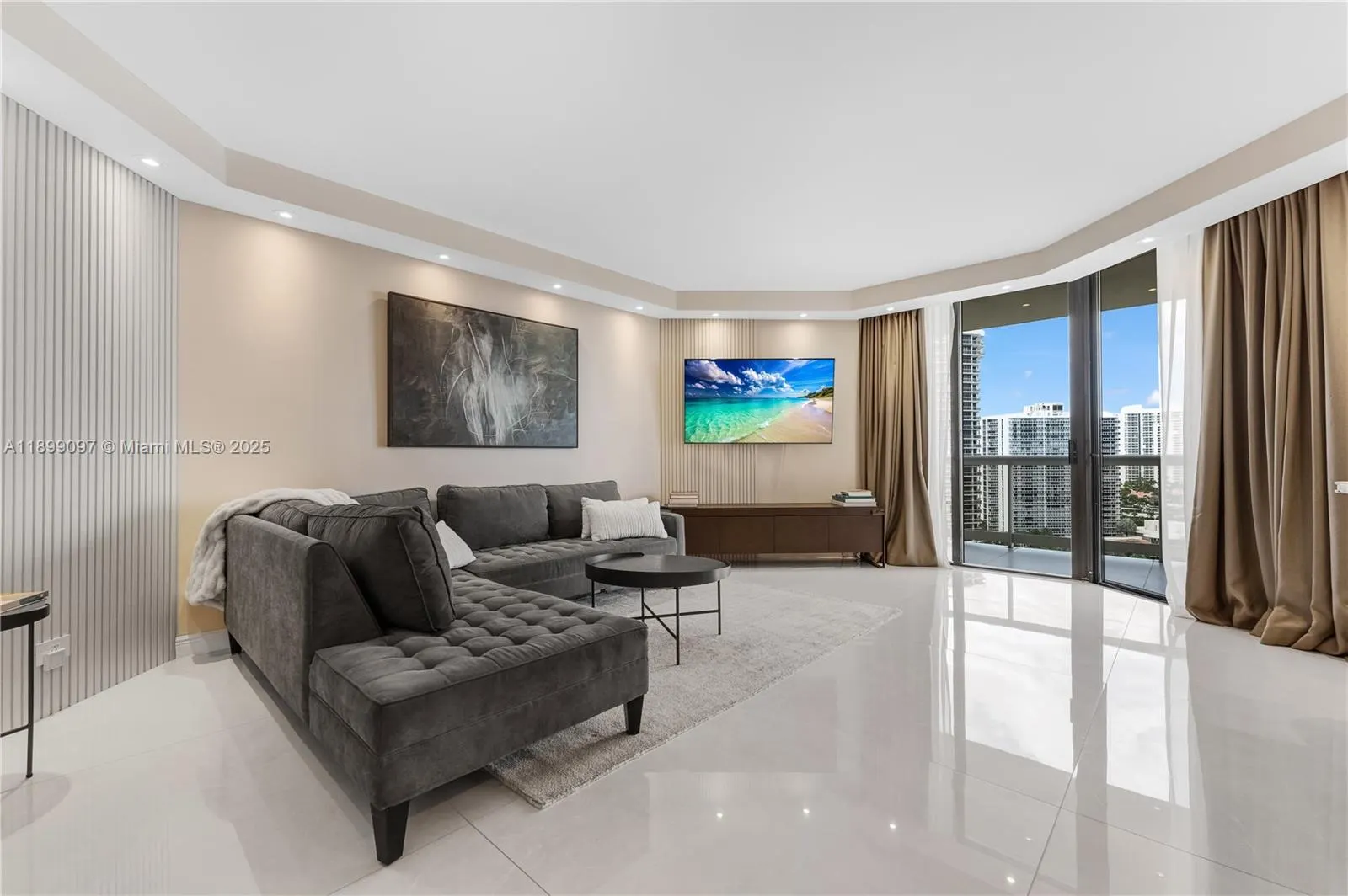 20191 E Country Club Dr, #1603