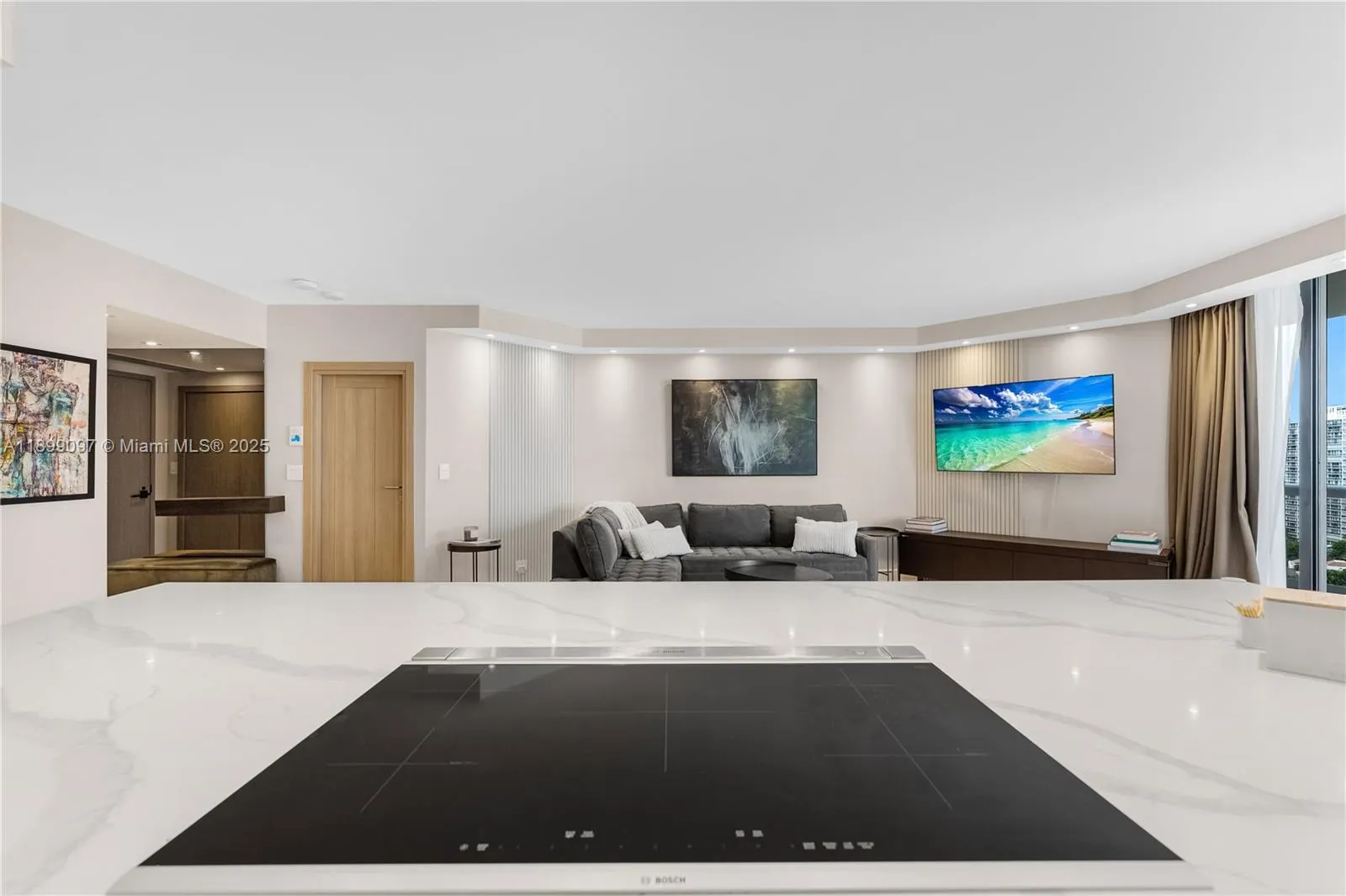 20191 E Country Club Dr, #1603