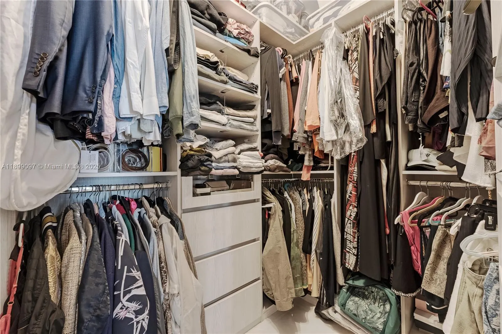 20191 E Country Club Dr, #1603