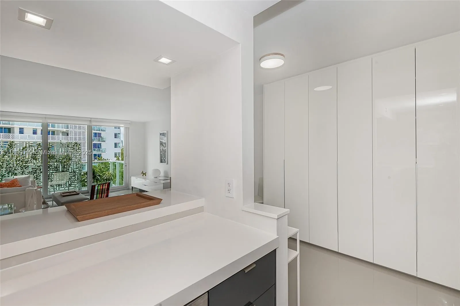 1000 West Ave, #327