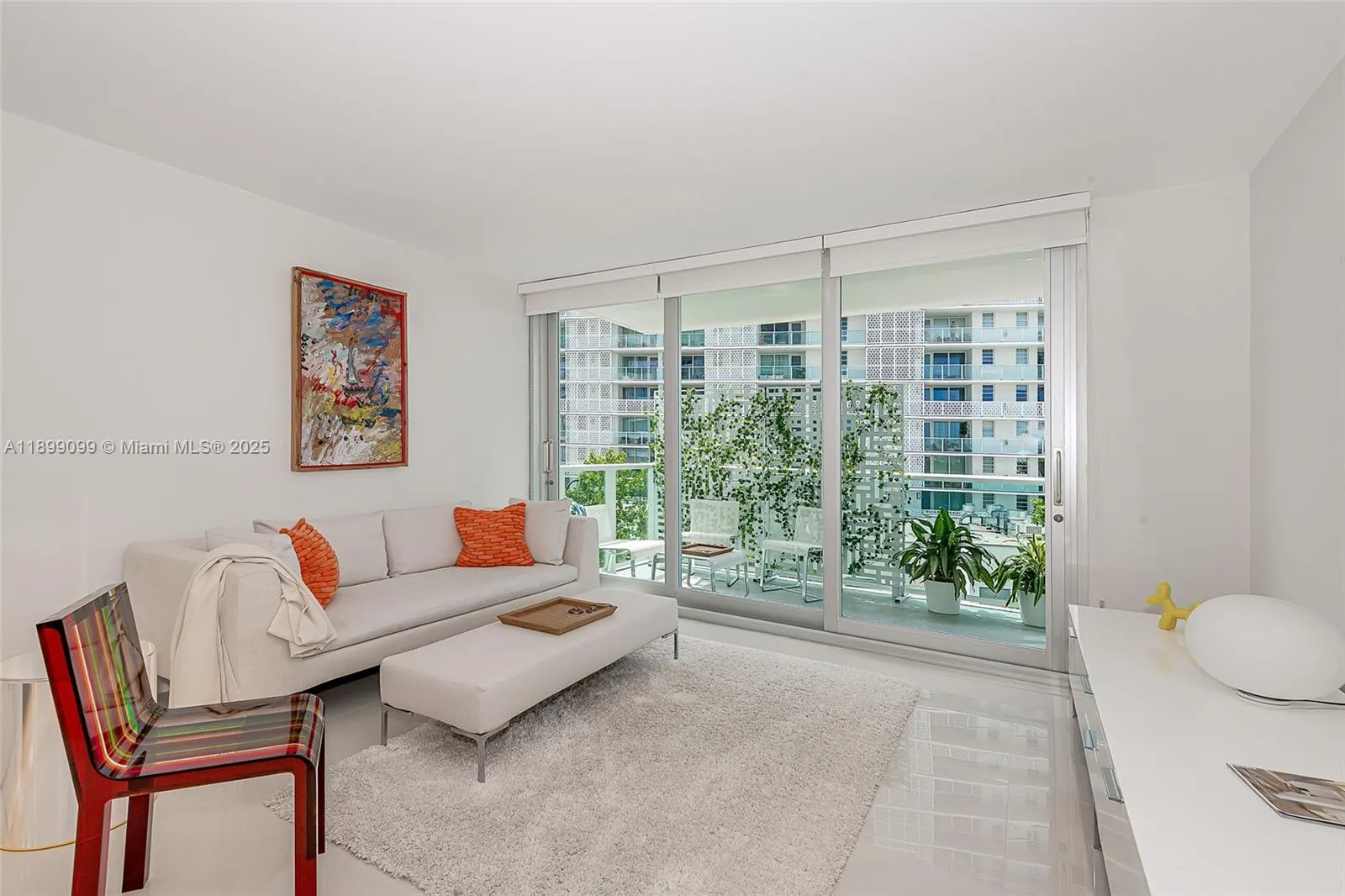 1000 West Ave, #327