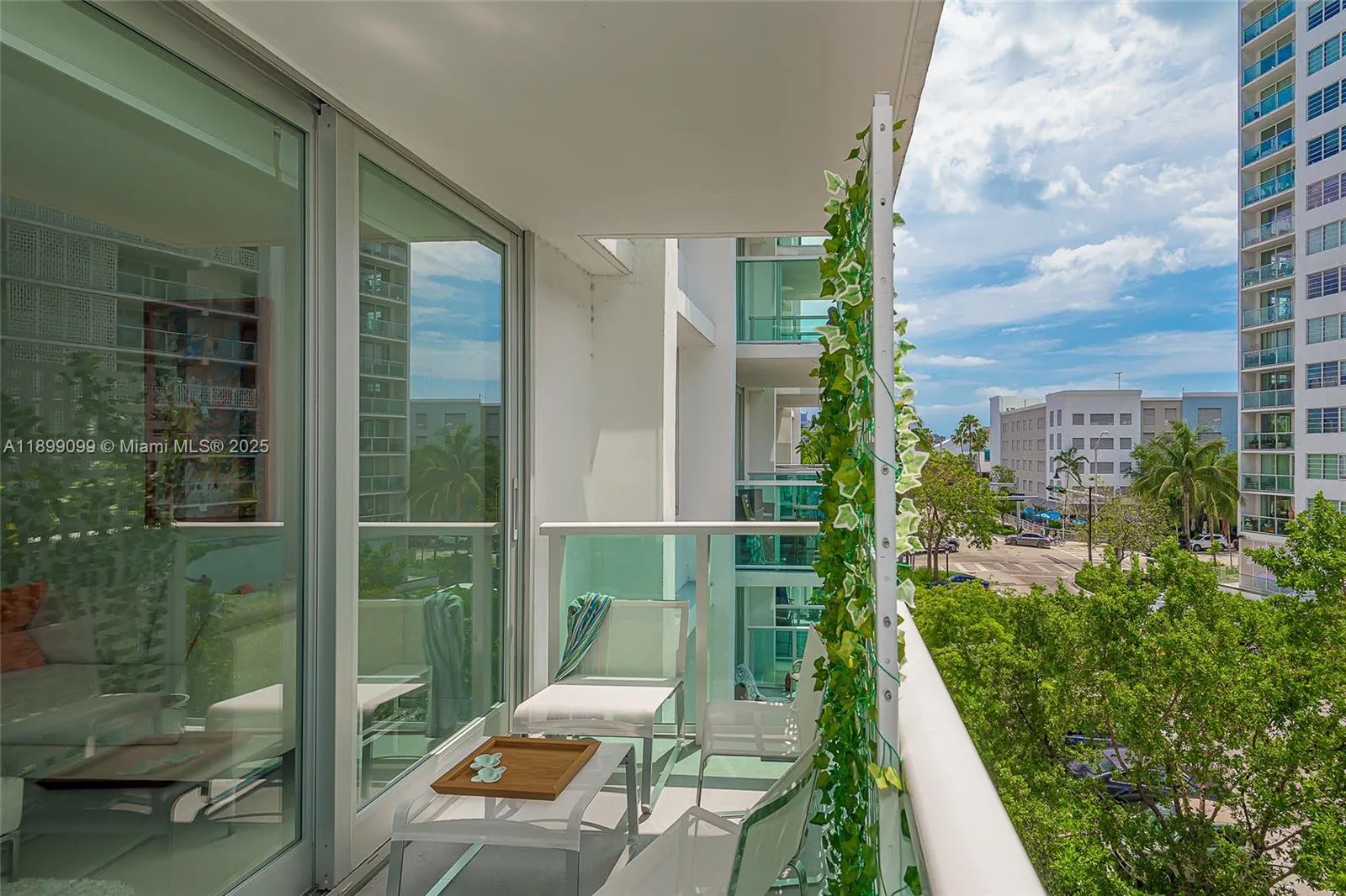 1000 West Ave, #327